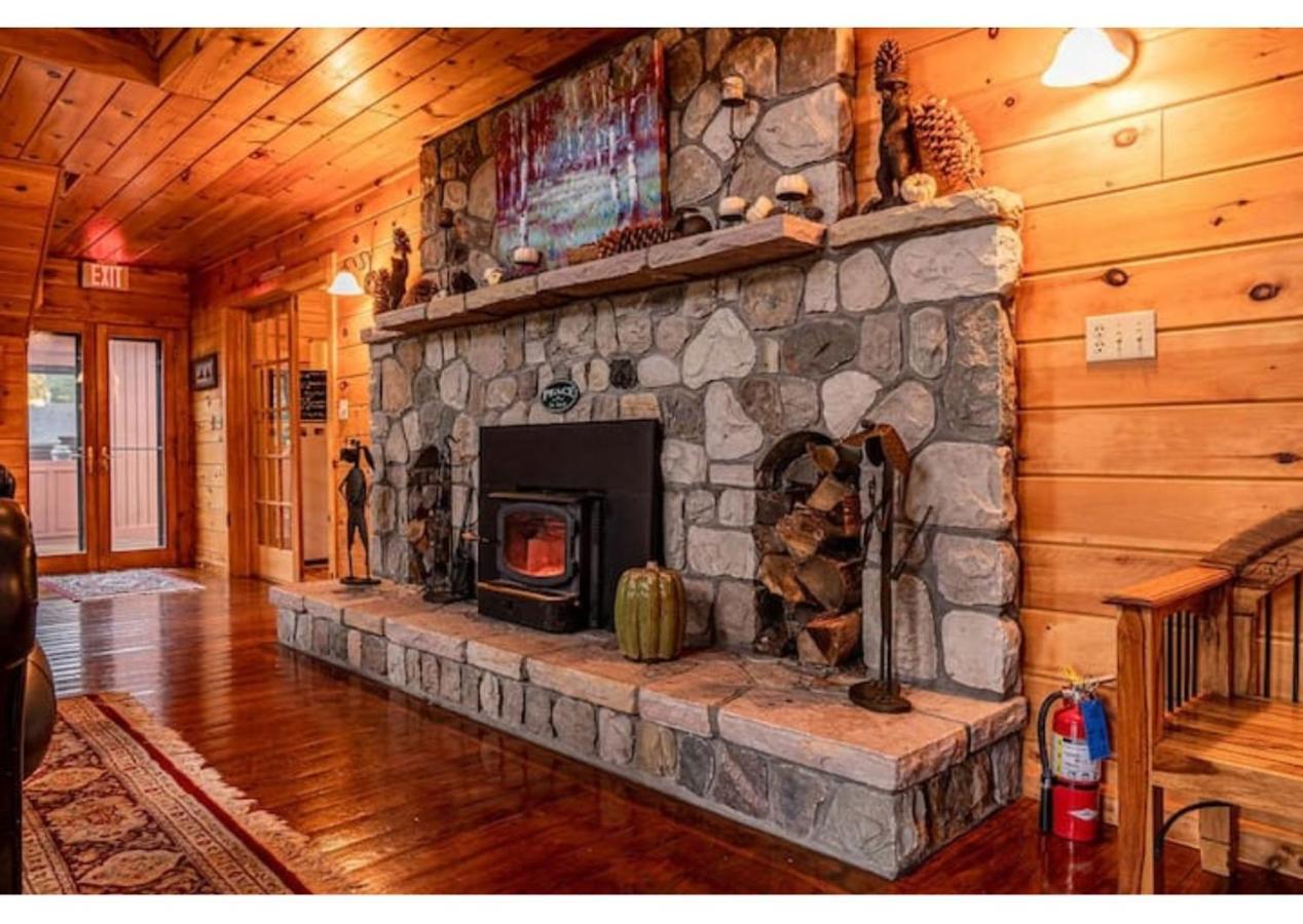 Point Au Roche Lodge プラッツバーグ エクステリア 写真