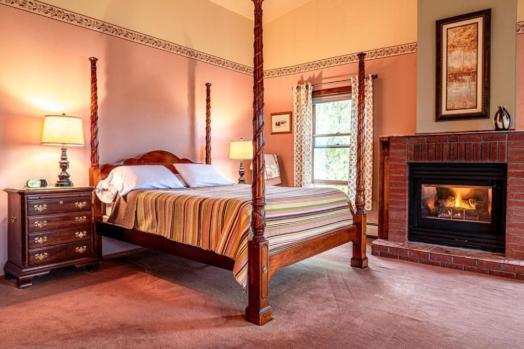 Point Au Roche Lodge プラッツバーグ エクステリア 写真