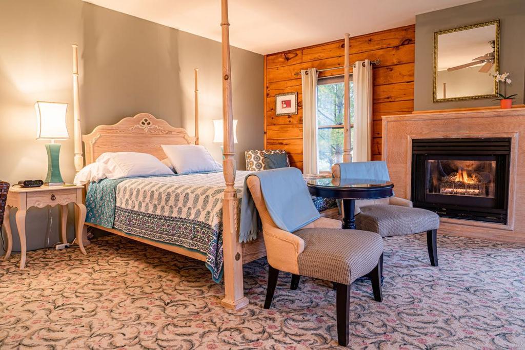 Point Au Roche Lodge プラッツバーグ エクステリア 写真