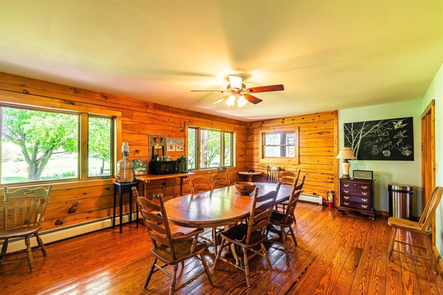 Point Au Roche Lodge プラッツバーグ エクステリア 写真