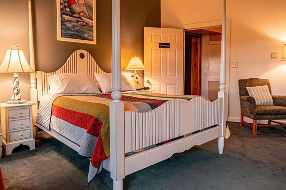 Point Au Roche Lodge プラッツバーグ エクステリア 写真
